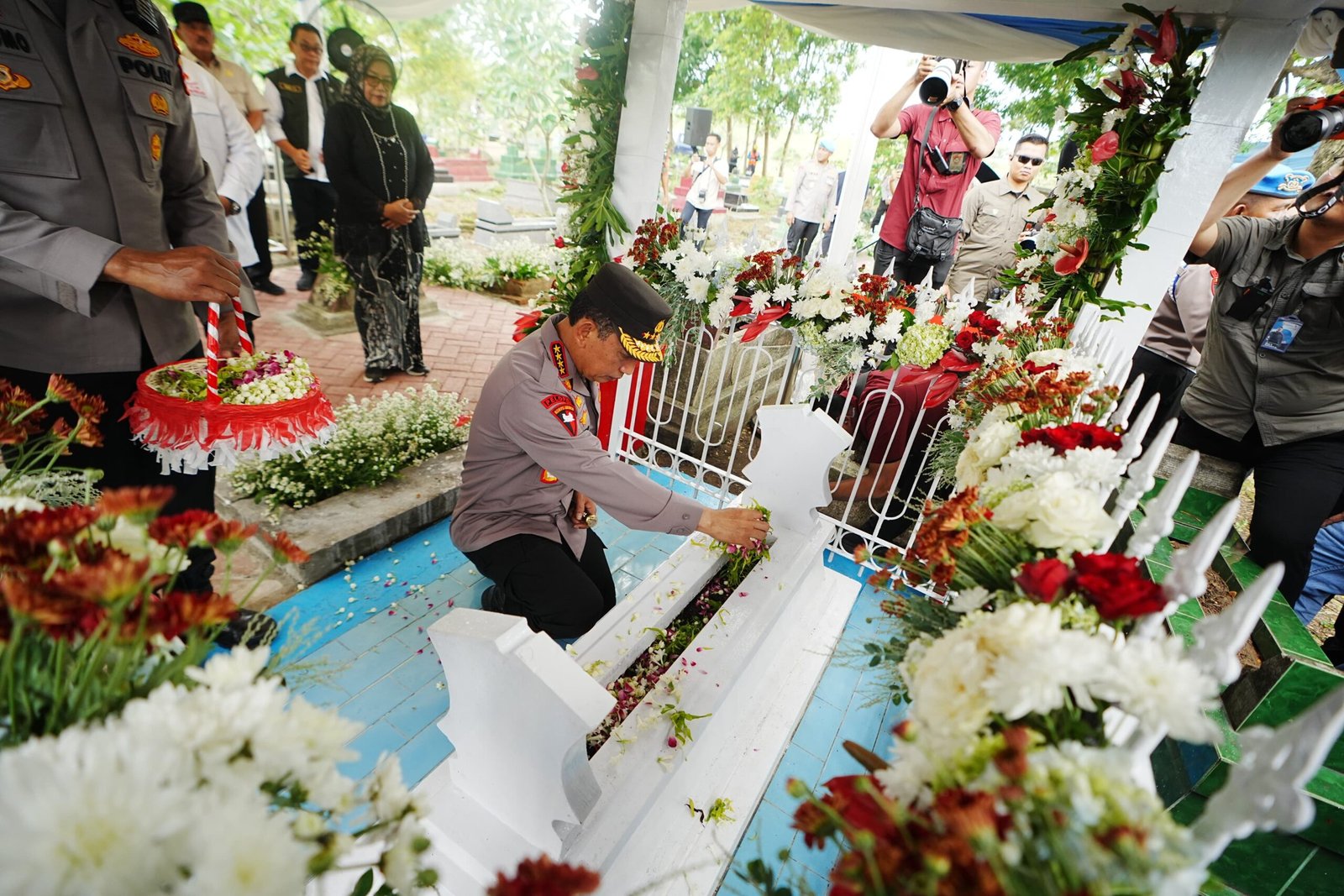 Kapolri Ziarah ke Makam Marsinah dan Letakkan Batu Pertama Museum Pahlawan Nasional di Nganjuk